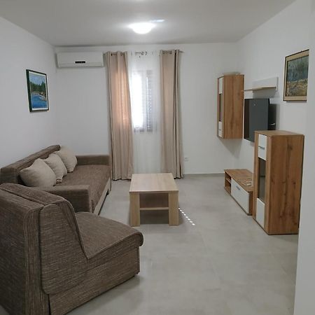 Apartments Njivice Bajcic Ngoại thất bức ảnh