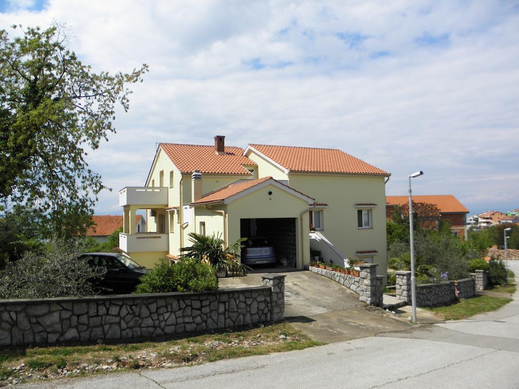 Apartments Njivice Bajcic Ngoại thất bức ảnh