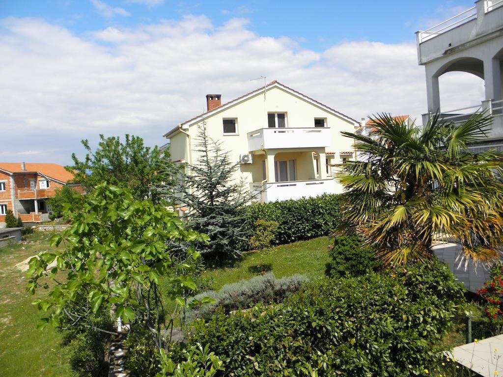 Apartments Njivice Bajcic Ngoại thất bức ảnh