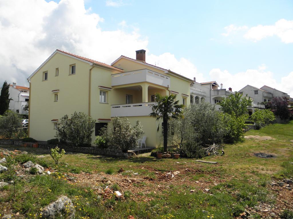 Apartments Njivice Bajcic Ngoại thất bức ảnh