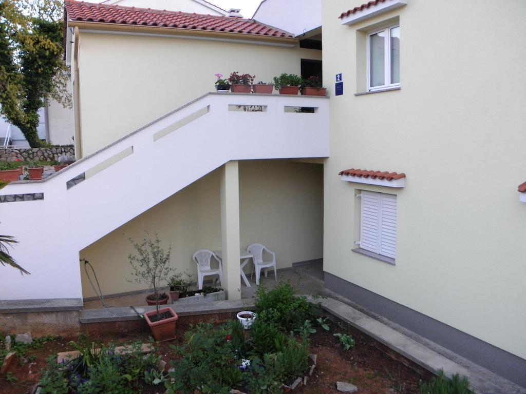 Apartments Njivice Bajcic Ngoại thất bức ảnh