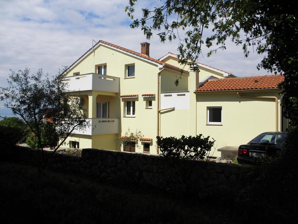 Apartments Njivice Bajcic Ngoại thất bức ảnh