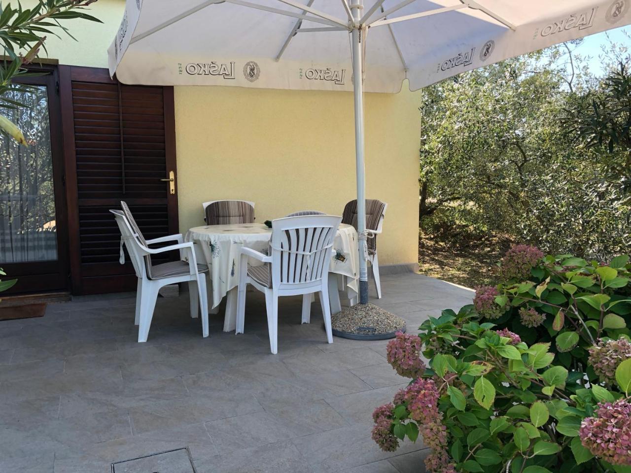 Apartments Njivice Bajcic Ngoại thất bức ảnh