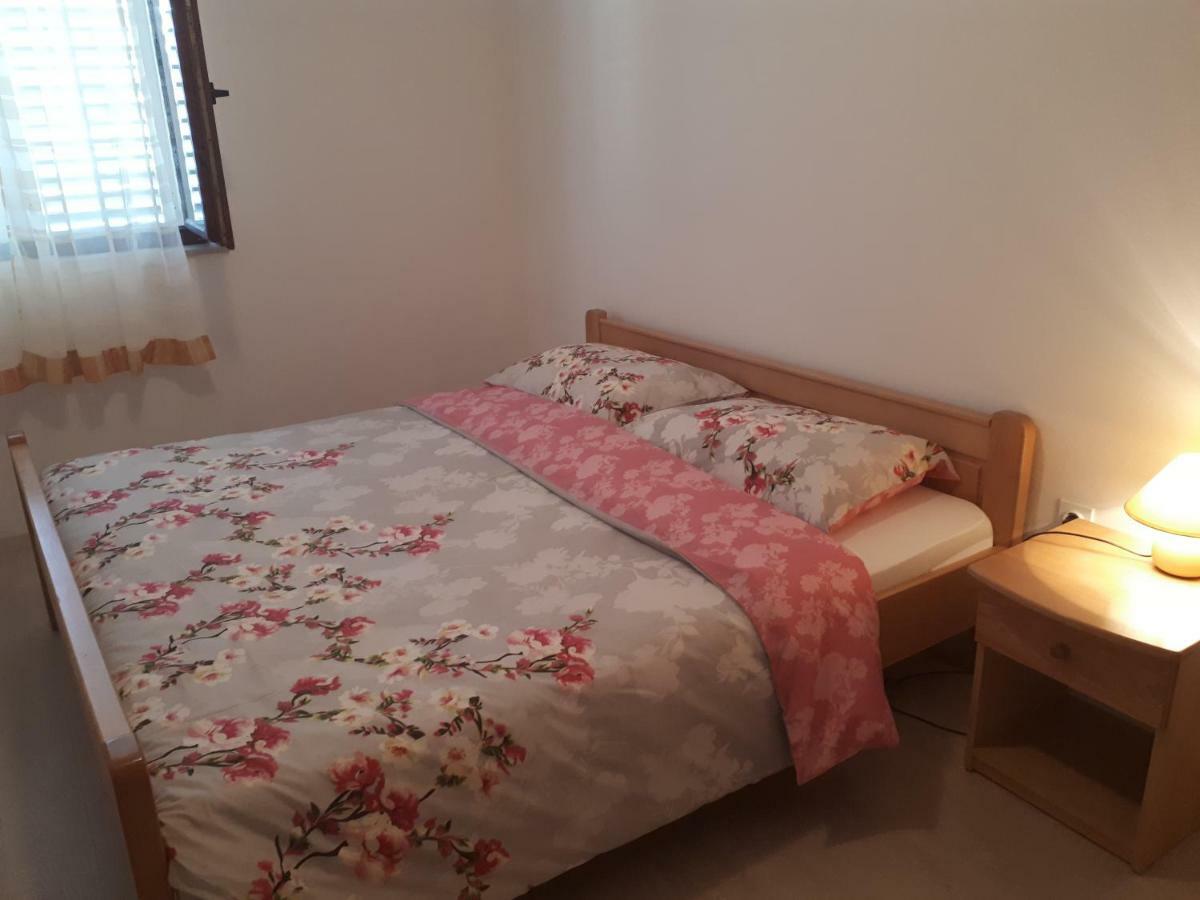 Apartments Njivice Bajcic Ngoại thất bức ảnh